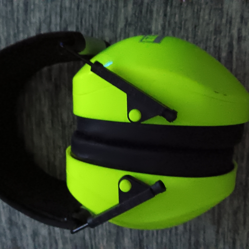 TRPX 29 Noise canceling head phones